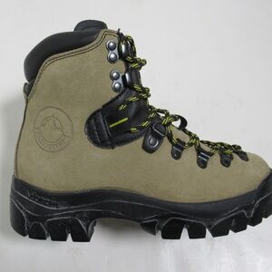 La Sportiva Unisex Mountaineering Leather Vibram Boots 5.5 M / 6.5 W / 37.5 EU